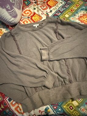 Umgee Women’s Lightweight Textured Pullover Sweater - Gray